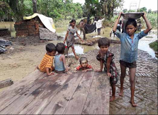 Aspecto de una de las poblaciones afectadas por las inundaciones en el distrito de West Chamaparan (Bihar, India). Foto READ para Manos Unidas