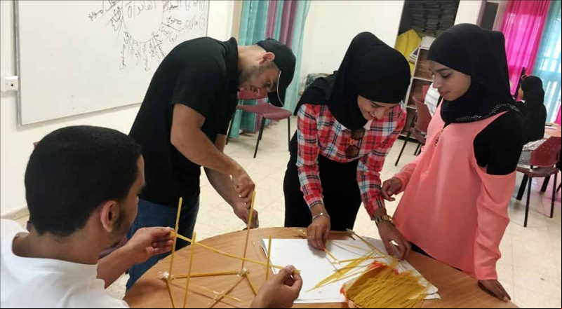 Alumnas de un proyecto de Manos Unidas. Foto: Manos Unidas
