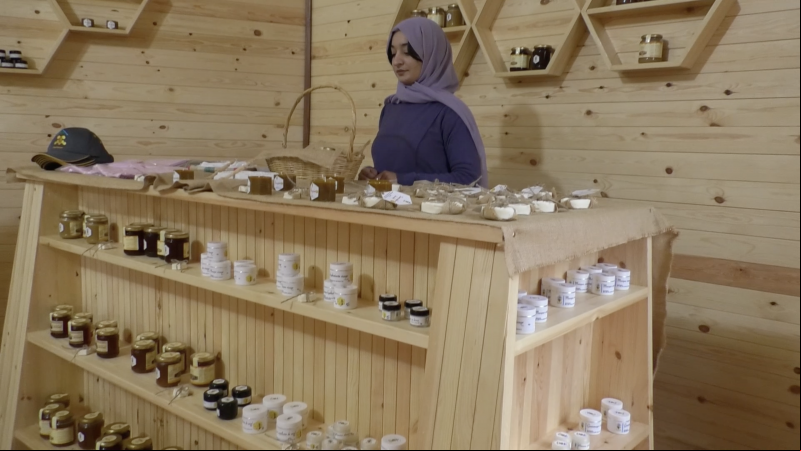 Puesto de venta de "La Casa de las Abejas", fotografía de Manos Unidas y ATED