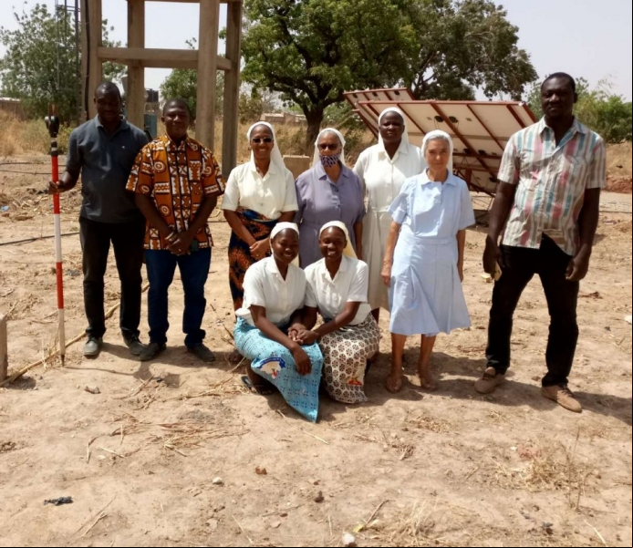  a la Formación profesional de las jóvenes y mujeres del Departamento de Saaba. Burkina Faso. 