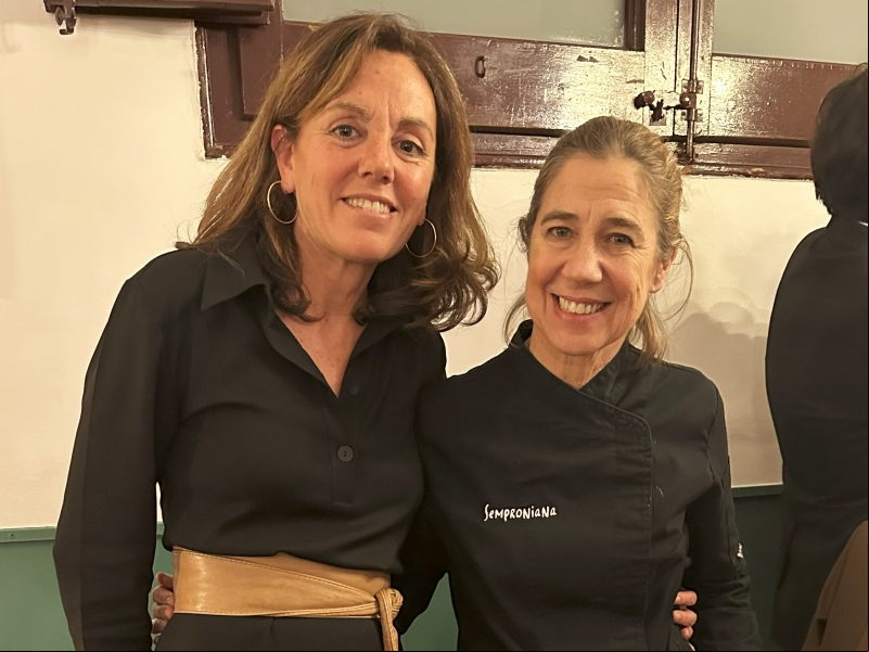 Mireia Angerri y Ada Parellada. | Imagen: Hugo Pérez Marsol - Manos Unidas.