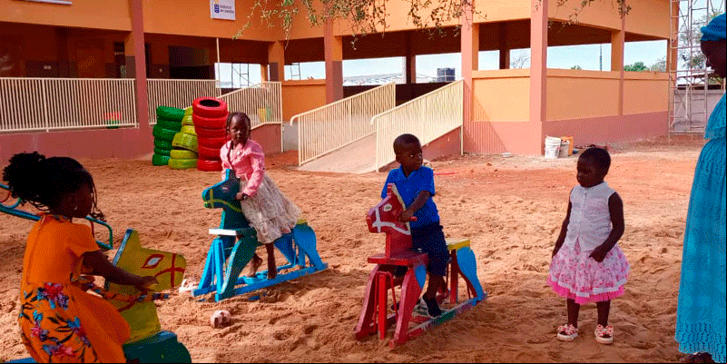 Niños jugando en en los centros de María Auxiliadora. Fotografía: Salesianas Don Bosco.