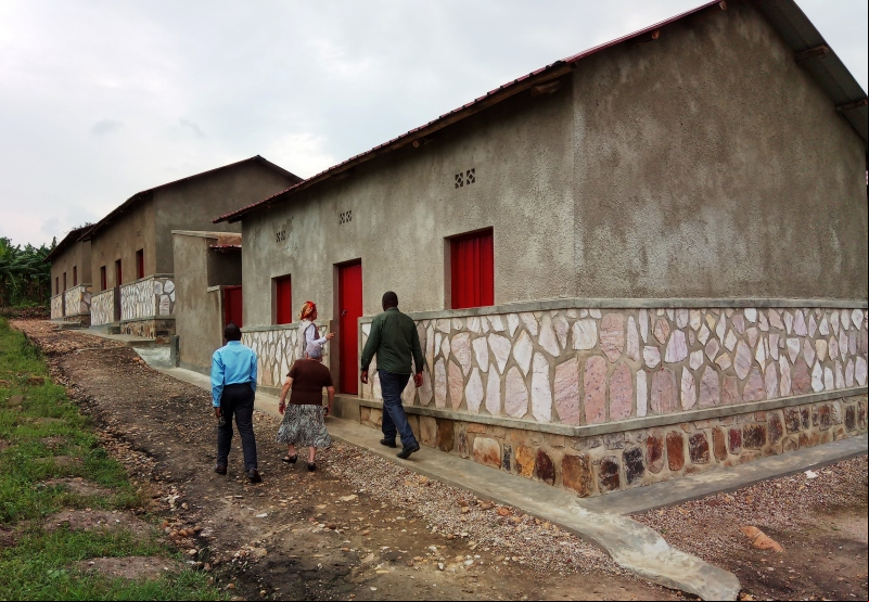 Proyecto de emergencia de construcción de casas en Ruanda. Foto: Manos Unidas