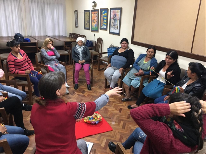 Las Juanas (Bolivia) - Taller colectivo de mujeres víctimas de la violencia de género