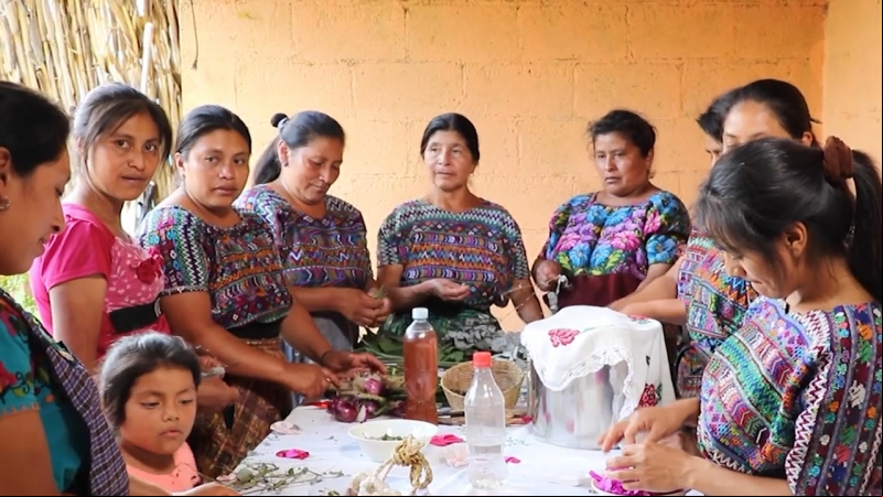 Mujeres de Guatemala en un taller comunitario