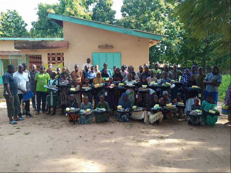 Grupo de beneficiarios del proyecto en Benín, África Occidental.