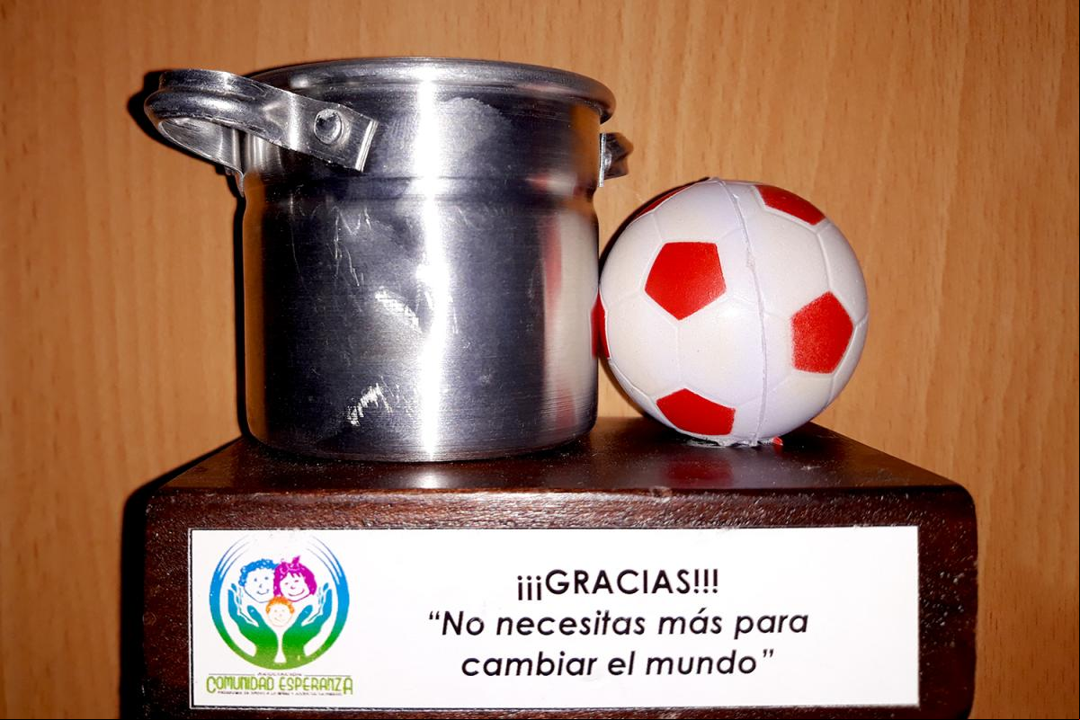 Olla y balón, símbolos de la Ciudad de la Esperanza