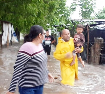 Miles de familias en El Salvador hacen frente a fuertes tormentas