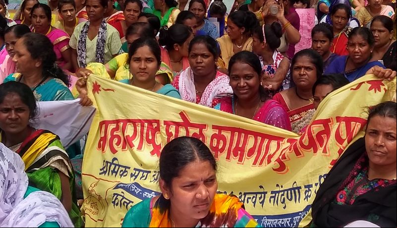 En la imagen, manifestación que reunió en Delhi a distintos sindicatos de empleadas de hogar a nivel nacional.