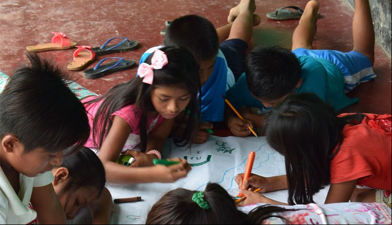 Niños y niñas awajún aprenden sobre los derechos de sus comunidades - Foto CAAAP