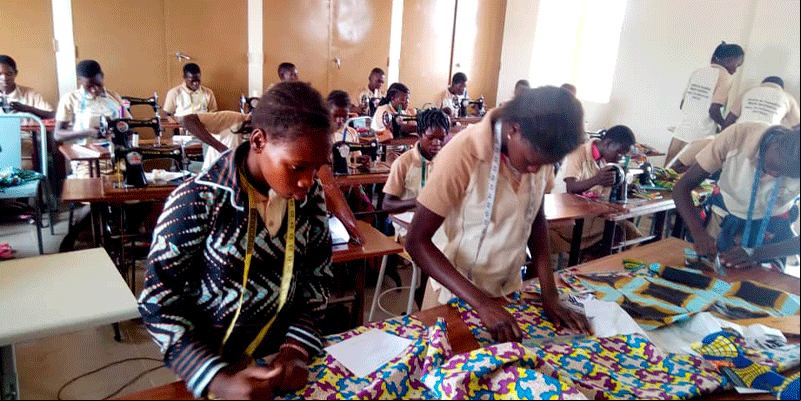Formación para cambiar el destino de cientos de mujeres en Burkina Faso. Fotografía: Salesianas Don Bosco