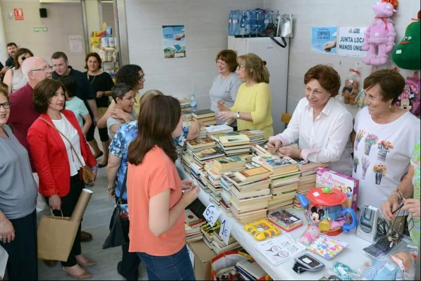 Rastrillo del Libro Solidario en Paiporta por los proyectos de Manos Unidas