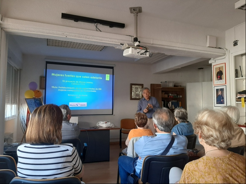 Charla de SSCC sobre un proyecto de Manos Unidas en Camerún