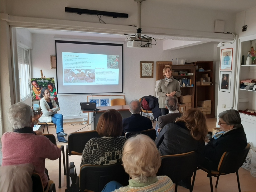 Charla de SSCC sobre los proyectos de Manos Unidas en Ecuador y Perú