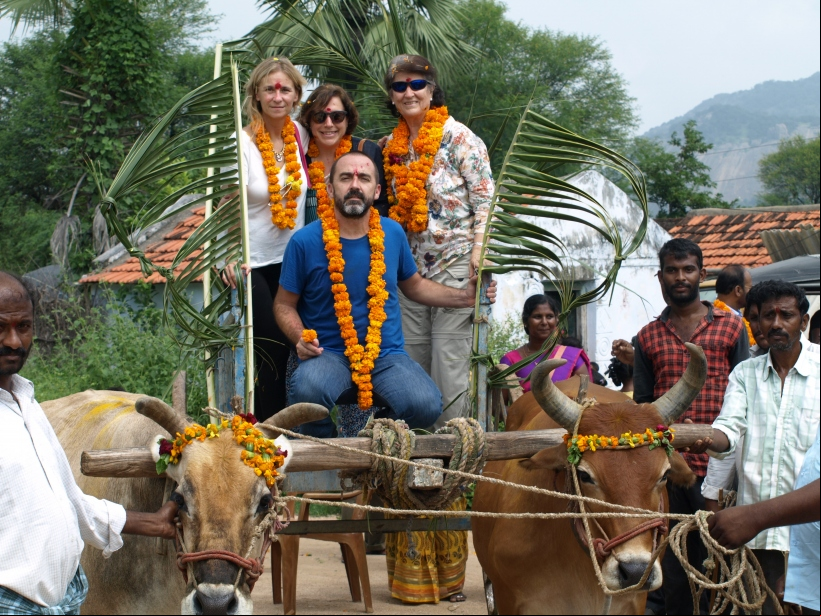 Grupo de voluntarios en el viaje a la India