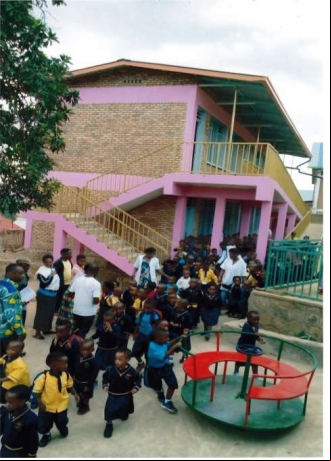 Construir aulas de formación primaria para niños de zona rural sin recursos. Manos Unidas Valencia