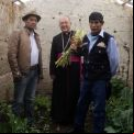 Monseñor Pedro Barreto en Perú visita uno de los proyectos de Manos Unidas. Foto Cáritas Huancayo