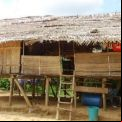 Puesto de salud en territorio indígena en el Valle del Javari, Brasil