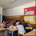 Alumnos trabajando sobre los proyectos de Manos Unidas