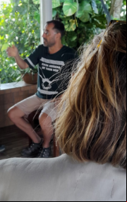 Manos Unidas ONG - Quico Taronjí en la Amazonía - Quico entrevista a un socio local