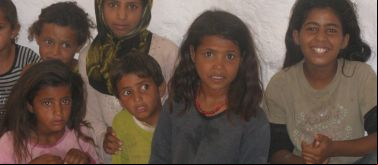 Niños palestinos beduinos