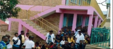 Construir aulas de formación primaria para niños de zona rural sin recursos. Manos Unidas Valencia
