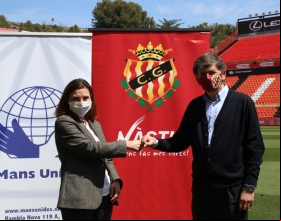 Firma convenio Nàstic y Manos Unidas