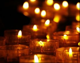 Eucaristía y encendido de velas