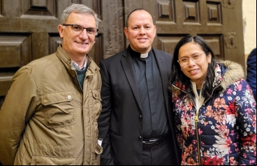 Nuestro delegado Gonzalo González Churiaque, junto a D. Freddy Pérez y  Dña. Rosangela Lecca, nueva responsable de la Comarcal de Manos Unidas de Cariñena