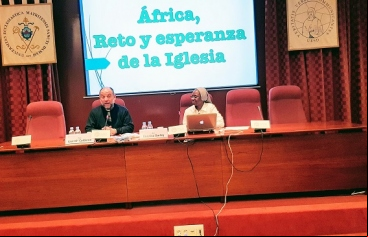 Charla "Africa, reto y esperanza de la Iglesia" en universidad San Damaso