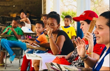 Diana Torres, del JRS Colombia, durante uno de los cursos. | Foto: Carmen Santolaya.