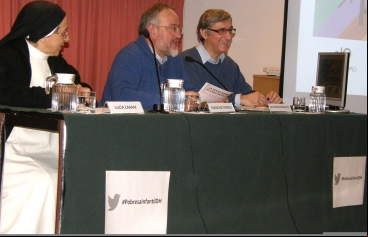 Lucía Caram y Salvador Busquets durante la charla de los DDHH