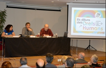 La sala de Cristianisme i Justícia se llenó para seguir la charla