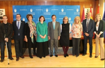 Firma de convenio de Ayto Alcobendas con Manos Unidas Madrid