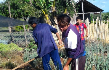 Millones de personas viven de la agricultura. En la imagen idígenas Mbyes Guaraníes en Paso Yobái-Paraguay. Foto Marta Isabel González-Manos Unidas