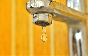 Aún hoy hay millones de personas sin  al agua potable en su casa