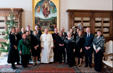 Foto grupal tomada tras la celebración de la audiencia. Fotografía: Vatican Media
