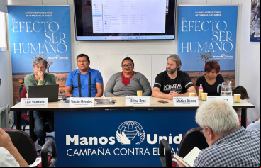 Ponentes de la Mesa Redonda "Derechos humanos y territorios; la lucha de los pueblos indígenas en Brasil". Fotografía: Javier Mármol. Manos Unidas.