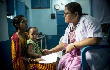 Manos Unidas ONG - El milagro de ser madre en Varanasi (India)
