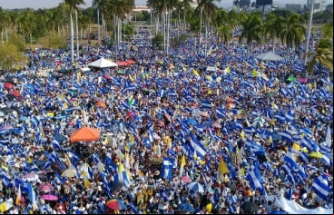 Imagen de una de las marchas vividas en Managua el pasado mes de abril, convocada por la Iglesia para orar por los fallecidos y pedir justicia. Foto Qhubo.com.ni