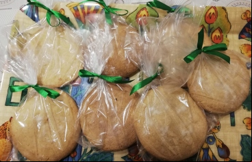 Tortas de manteca elaboradas artesanalmente por las voluntarias de Carcajente. 