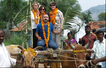 Grupo de voluntarios en el viaje a la India