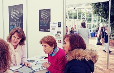 Voluntarias de Manos Unidas en la V Feria del Asociacionismo de Madrid 2023